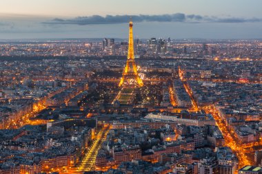 Geceleri Paris manzarası