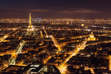 Geceleri Paris manzarası
