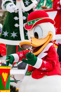Disney Christmas Parade Disneyland Paris.