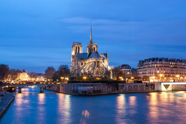 Notre Dame de Paris at dusk, France. — Stock Photo, Image