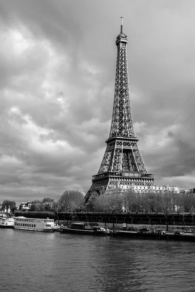 Eiffeltornet i Paris, Frankrike. — Stockfoto