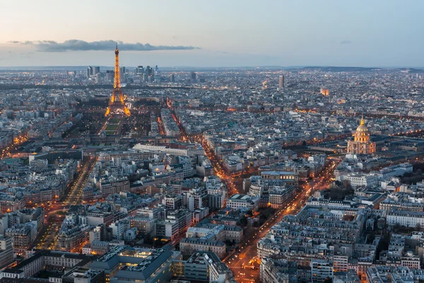 Στον ορίζοντα του Παρισιού το βράδυ — Φωτογραφία Αρχείου