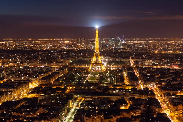 Skyline van Parijs bij nacht — Stockfoto