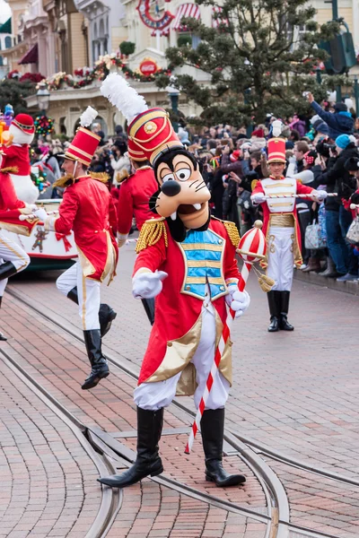 Disney Boże Narodzenie parady w Disneylandzie w Paryżu. — Zdjęcie stockowe