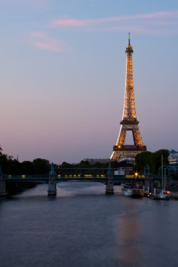 Kule ile Paris manzarası