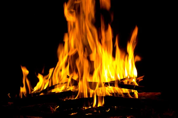 Vlammen in de haard — Stockfoto