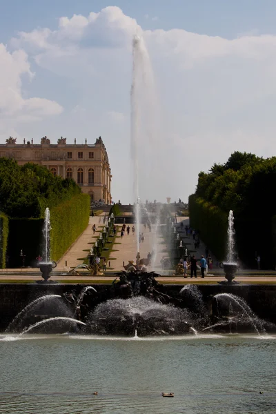 A Fonte de Netuno ou a Fonte de Netuno, Versalhes, Paris — Fotografia de Stock