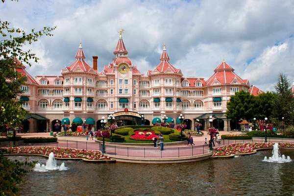 Ingången i disneyland paris — Stockfoto