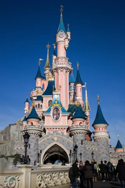 Паризький Діснейленд спальний краси замок — стокове фото