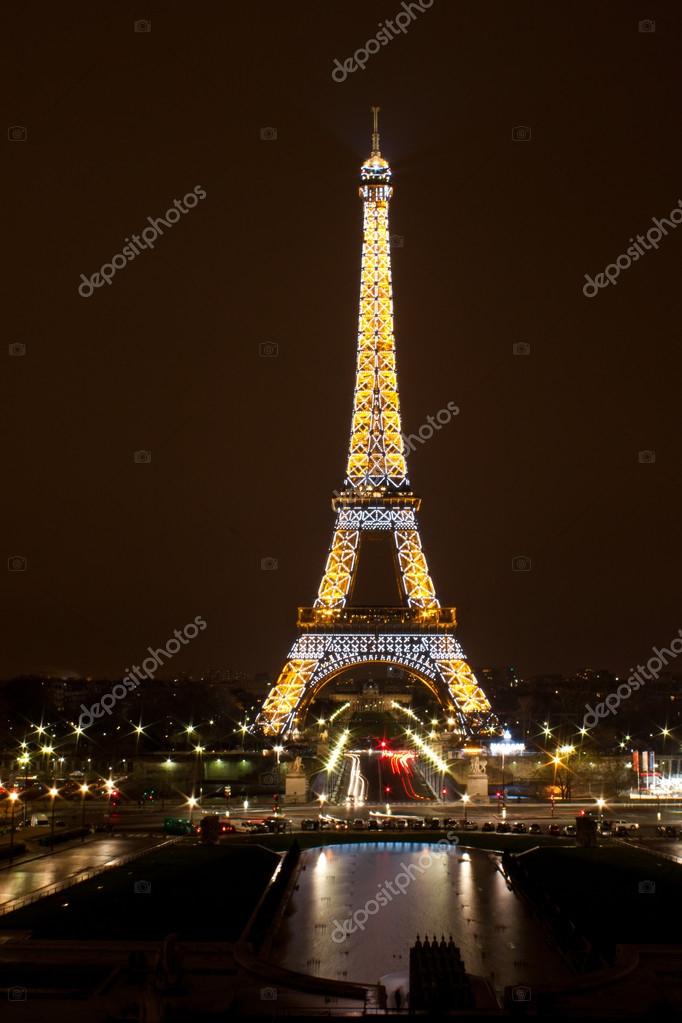 Eiffel Tower Illuminated At Night Stock Editorial Photo C Bukki
