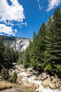 Yosemite Milli Parkı, Merced River adlı sis iz.