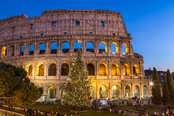 Colisée à Rome à Noël au coucher du soleil, Italie — Photo