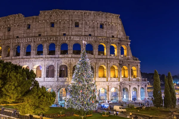 Colisée à Rome à Noël au coucher du soleil, Italie — Photo