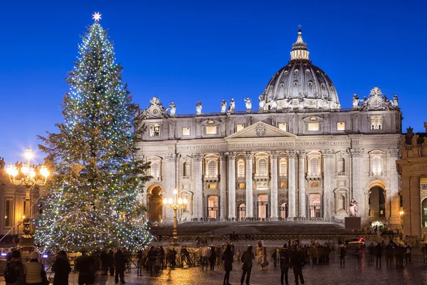 Basílica de São Pedro no Natal em Roma, Itália — Fotografia de Stock