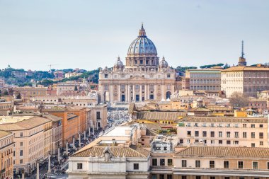 Saint Peter Bazilikası Castel Sant'Angelo'ya gelen