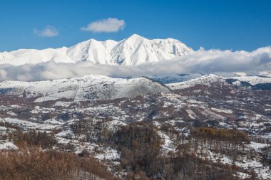 İtalya karlı dağlar