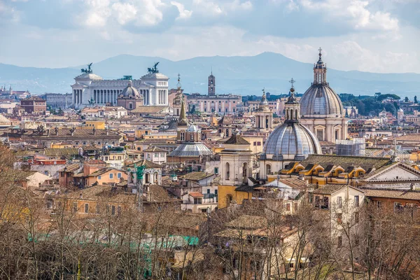 ローマのサンタンジェロ城からのスカイライン — ストック写真