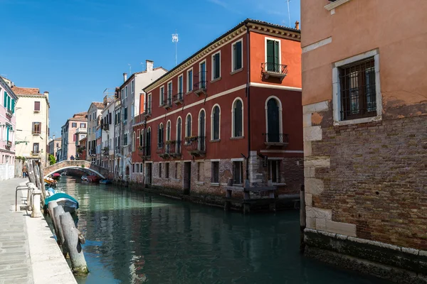 Canal en Venecia, Italia. — Foto de Stock