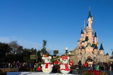 Disneyland Paris kale Noel kutlamaları sırasında