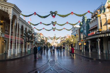 Disneyland Paris Noel kutlamaları, Main street sırasında