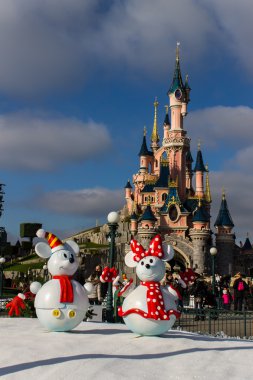 Disneyland Paris kale Noel kutlamaları sırasında