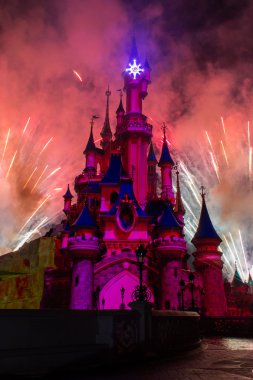 Disneyland Paris Castle rüyalar gösterisi sırasında Paris, Fransa