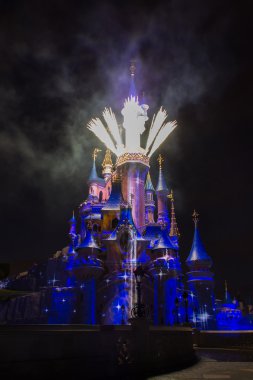 Disneyland Paris Castle rüyalar gösterisi sırasında Paris, Fransa
