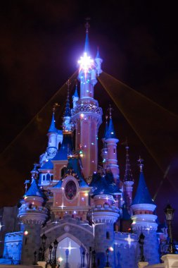 Disneyland Paris Castle rüyalar gösterisi sırasında Paris, Fransa