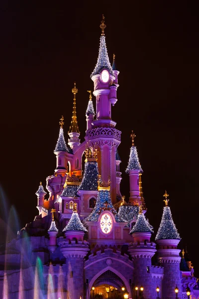 Disneyland Paris Castle durante as celebrações de Natal — Fotografia de Stock