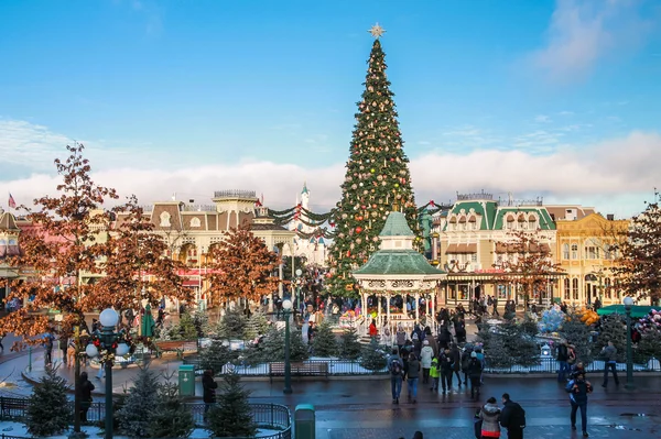 Вид на Паризький Діснейленд під час святкування Різдва — стокове фото