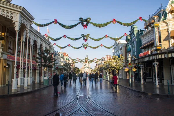 Disneyland Paris during Christmas Celebrations, Main street — Stock Photo, Image