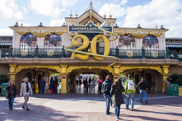 Disneyland Parijs ingang tijdens 20 verjaardag — Stockfoto