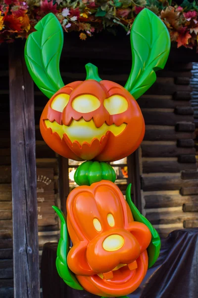 Disneyland Paris dekorace s steh a praštěný, během oslavy Halloweenu — Stock fotografie