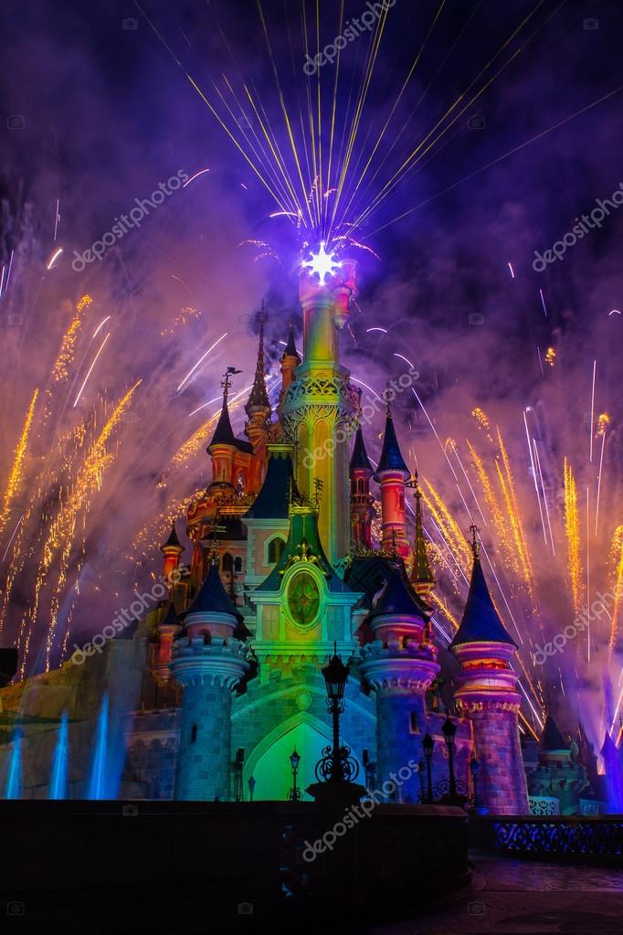 come dream a dream  Disneyland paris castle, Disney paris, Disneyland paris