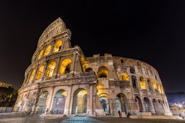 Geceleri Kolezyum, Roma, İtalya.