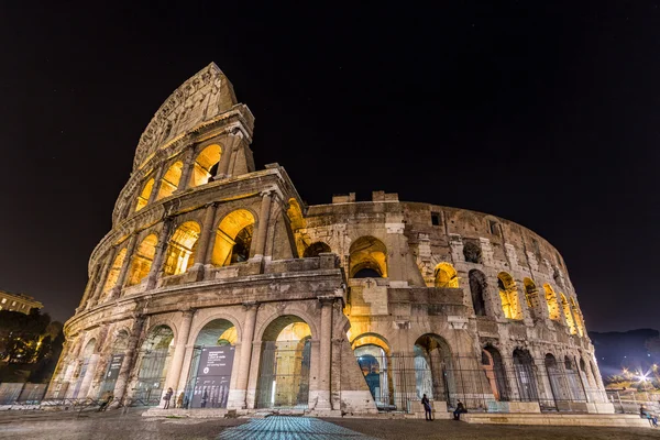 Colosseum at night in Rome, Italy. — Stock Photo, Image