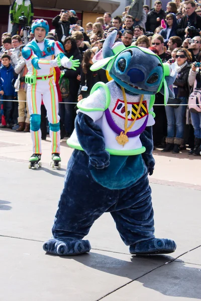 Charakter während der Parade und Show im Disneyland Paris. — Stockfoto