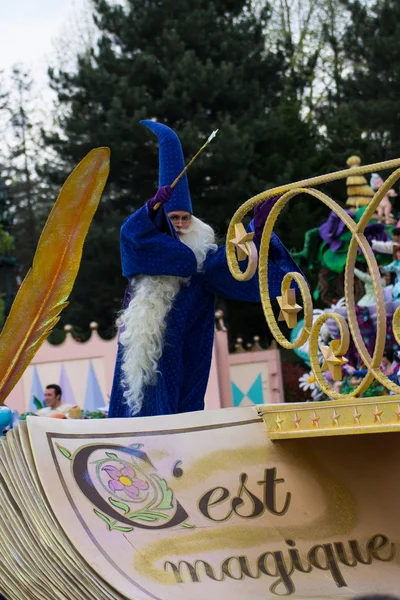 Personaje durante el desfile y espectáculo de Disneyland Paris . — Foto de Stock