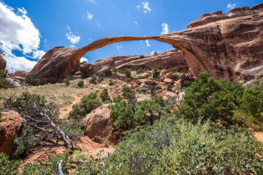 Arches Ulusal Parkı 'ndaki Peyzaj Kemeri, Utah, ABD.