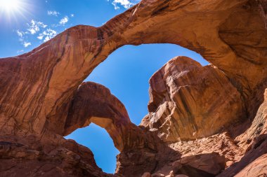 Arches Ulusal Parkı 'nda Çifte Kemer, Utah, ABD