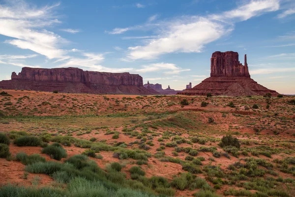 Weergave van het Monument Valley in de schemering — Stockfoto