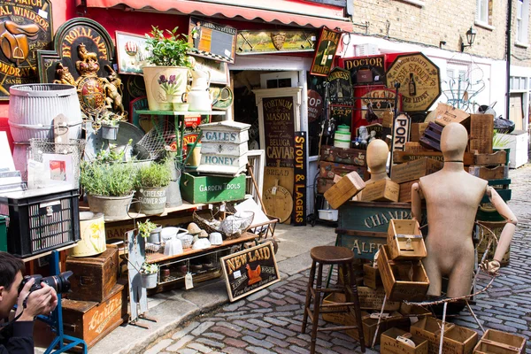 Little shop in Portobello Road, London — Stock Photo, Image