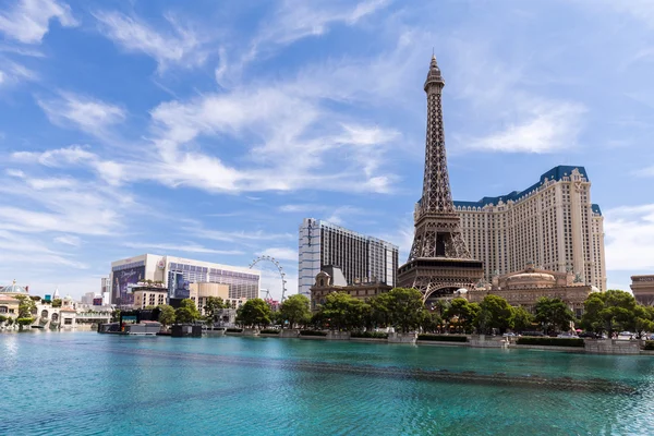 Las vegas, nv - august 12: blick auf das paris las vegas hotel und casino — Stockfoto