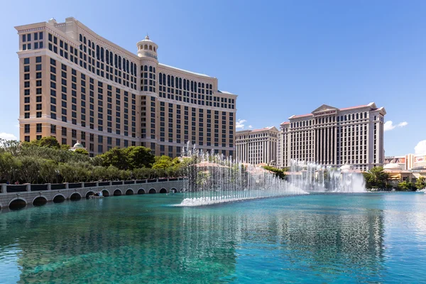 LAS VEGAS, NV - 12 de agosto: Vista de Bellagio y Caesars Palace hoteles y casino — Foto de Stock