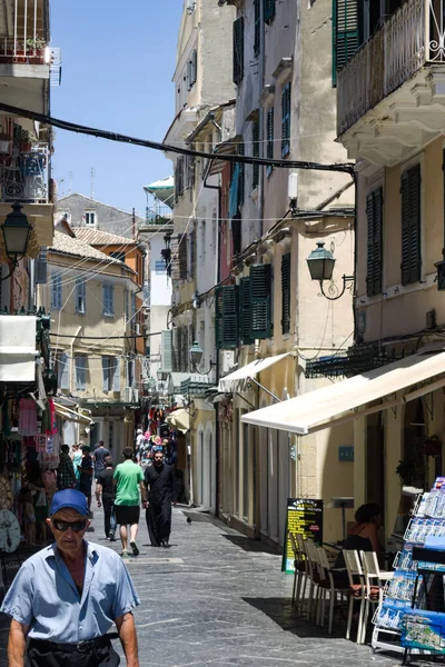 Korfu Eski Kasabası Kasaba Halkı Turistlerle Meşgul Kalabalıkların Olduğu Canlı — Stok fotoğraf