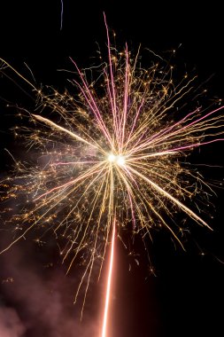 # Gökyüzünü ışık havai fişek