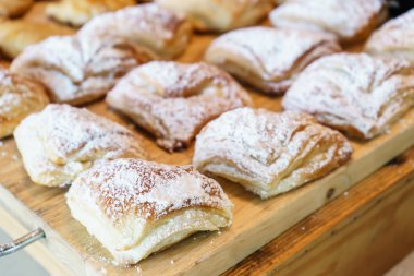 Buzlanma ile serpilir kruvasan