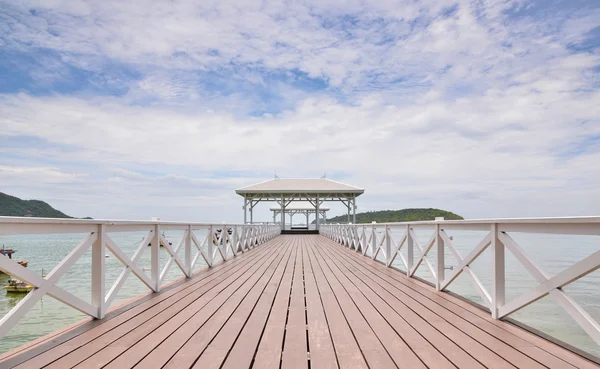 Koh Si Chang Adası'nda Asdang Köprüsü