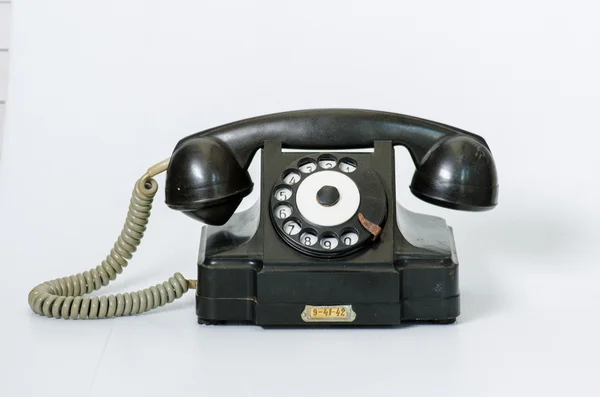 Eski siyah vintage telefon izole — Stok fotoğraf