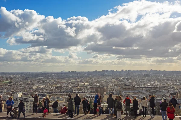 Vista aérea da colina Montmatre sobre a cidade Paris, capital da França — Fotografia de Stock